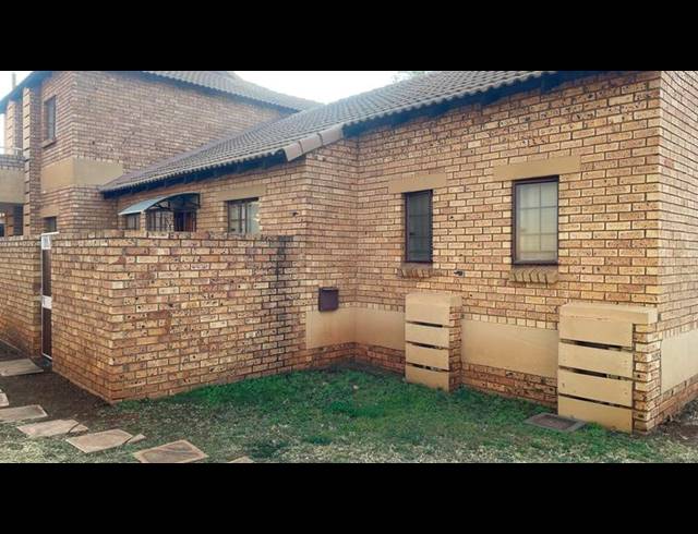 2 BEDROOM SIMPLEX FOR SALE IN MONAVONI